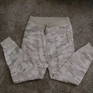 Camo sweats from Old Navy, very comfortable, and in for season! ❤️